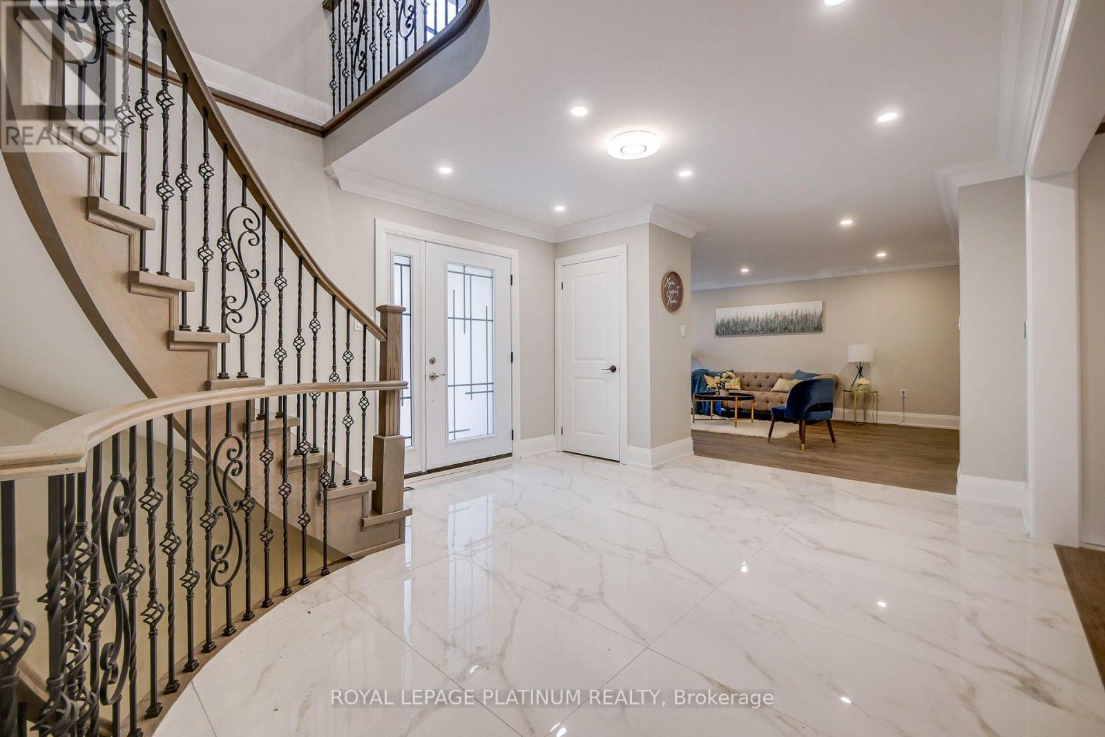 16 Bridgend Court S, Vaughan, Ontario  L4L 3L3 - Photo 9 - N13695738