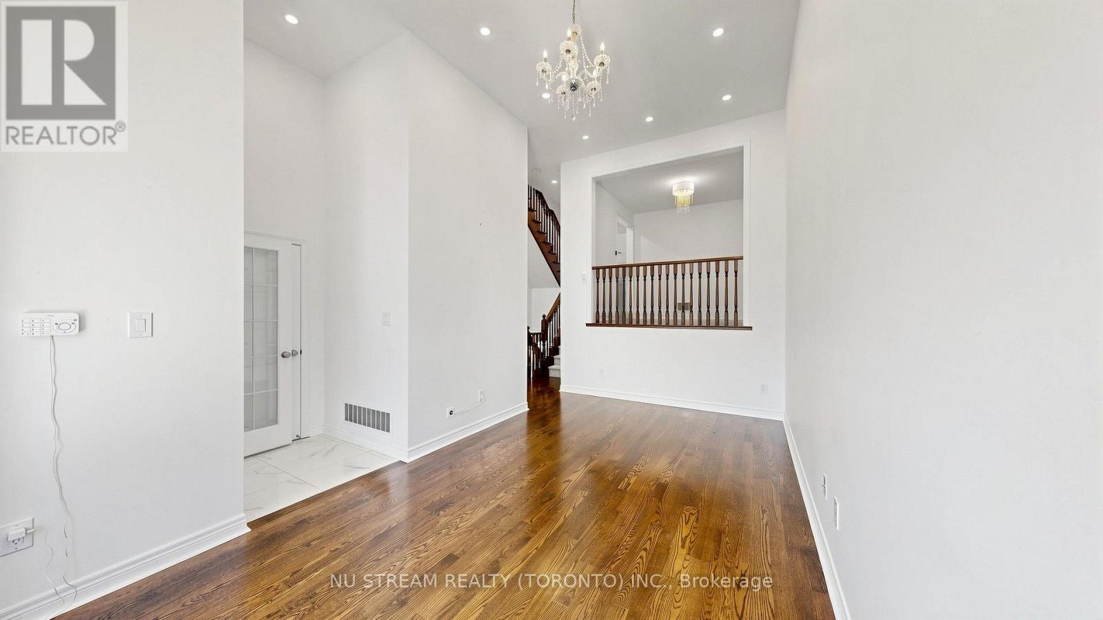 15 - 19 Maytime Way, Markham, Ontario  L6C 0N5 - Photo 6 - N13695744