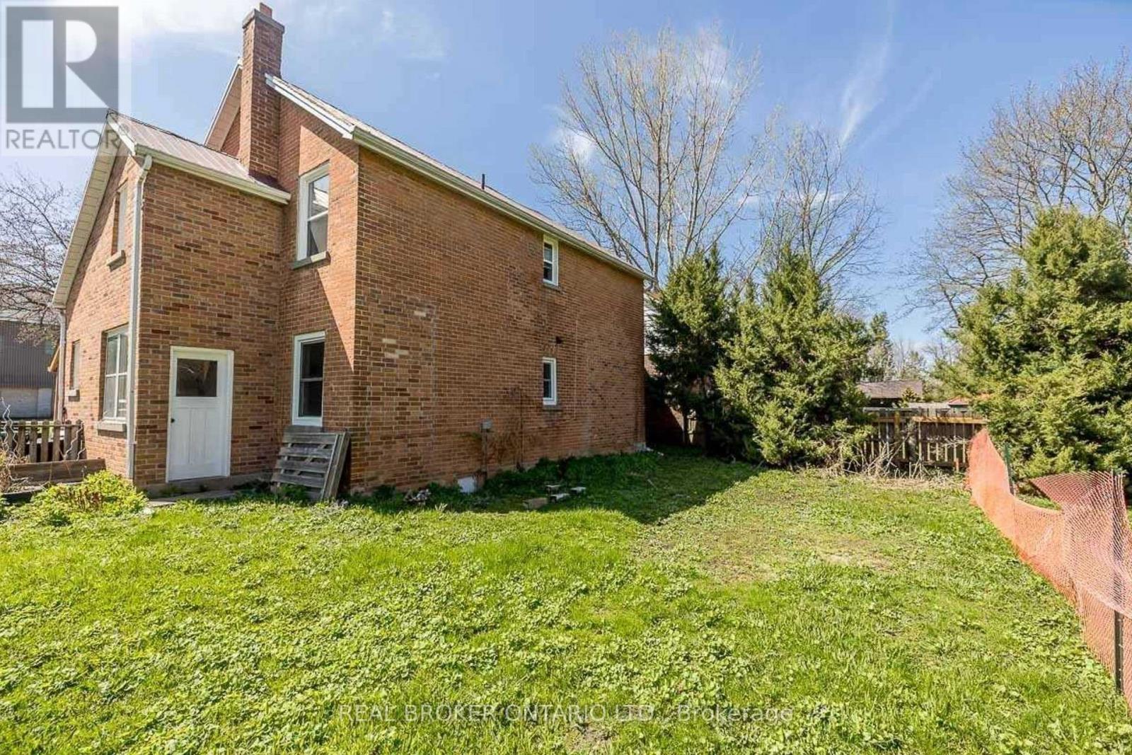 Upper - 23 Second Street, New Tecumseth, Ontario  L0G 1A0 - Photo 11 - N13695774