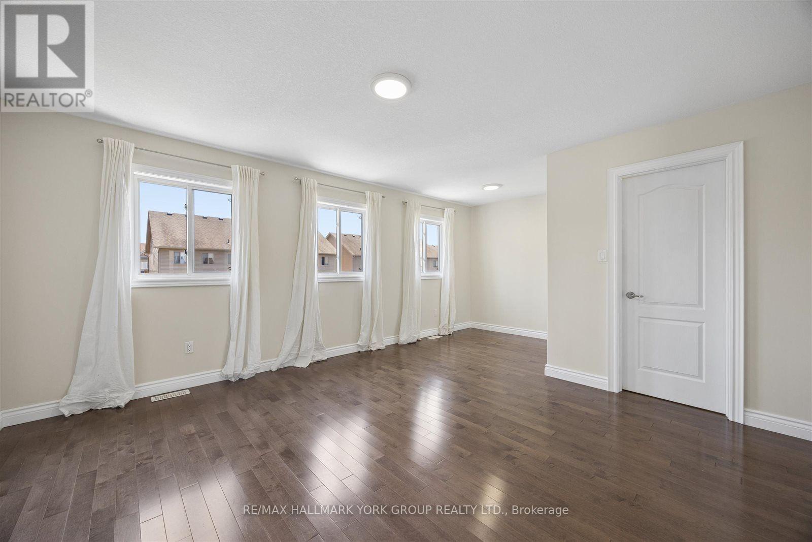 132 Banting Crescent, Essa, Ontario  L0M 1B6 - Photo 19 - N13695786