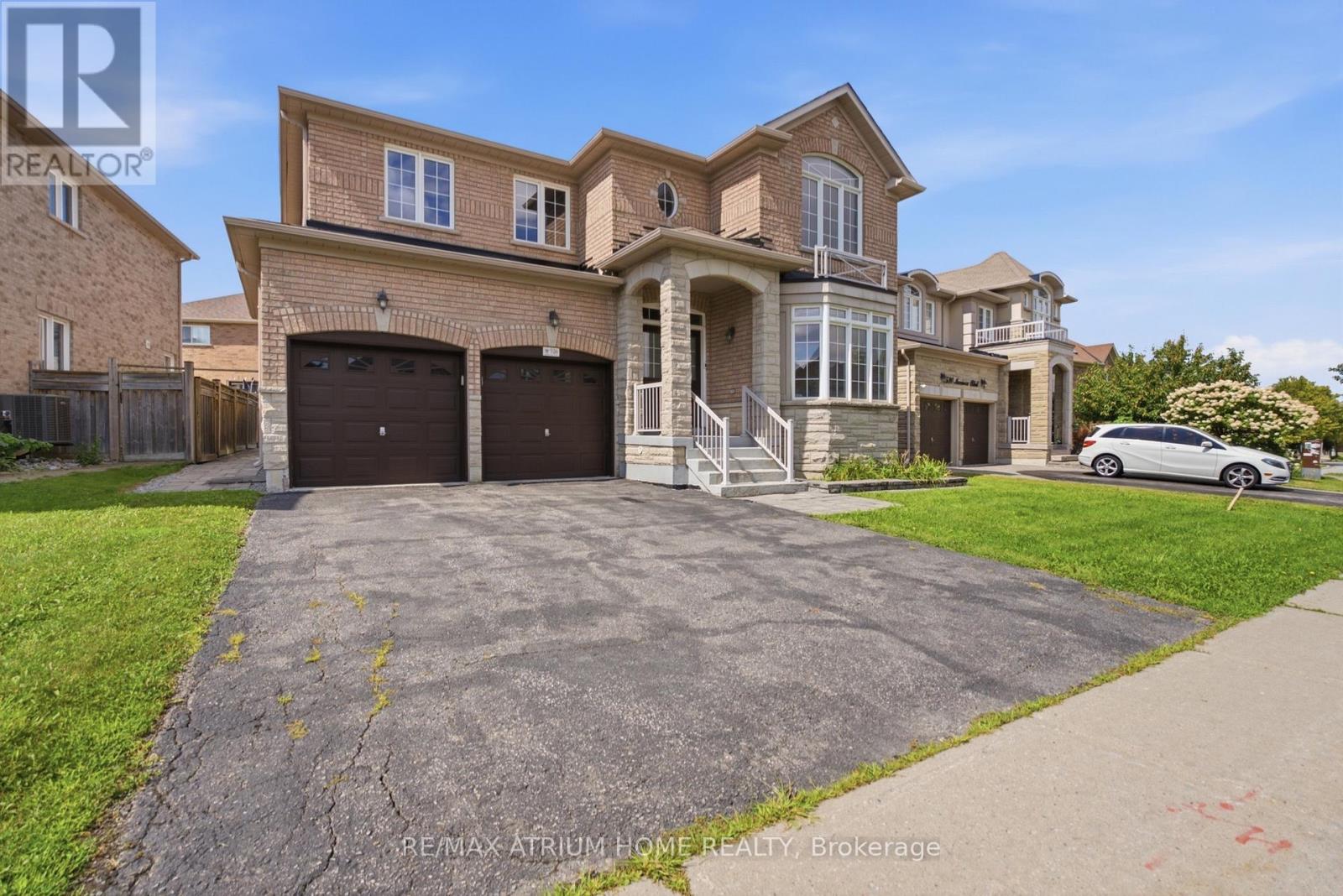 526 Mavrinac Boulevard, Aurora, Ontario  L4G 0H7 - Photo 3 - N13695830
