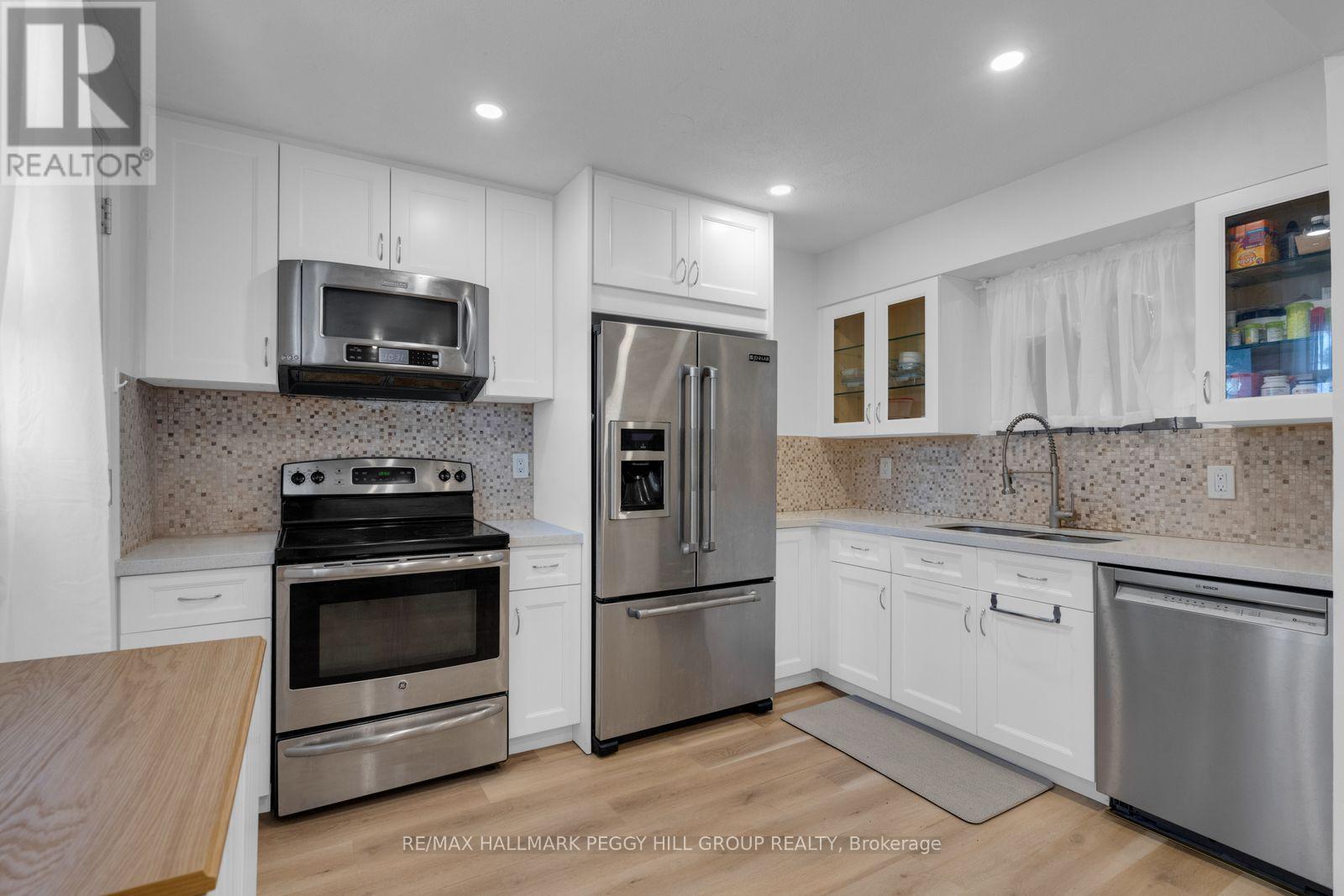 B1 - 63 Ferris Lane, Barrie, Ontario  L4M 5C4 - Photo 2 - S13695536