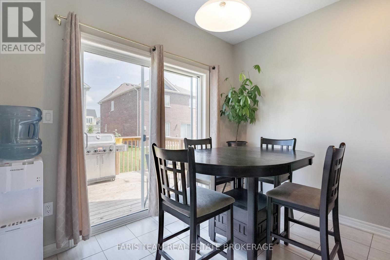 207 Cubitt Street, Clearview, Ontario  L0M 1S0 - Photo 10 - S13695654