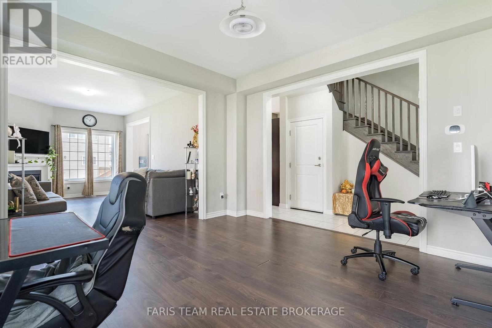 207 Cubitt Street, Clearview, Ontario  L0M 1S0 - Photo 12 - S13695654