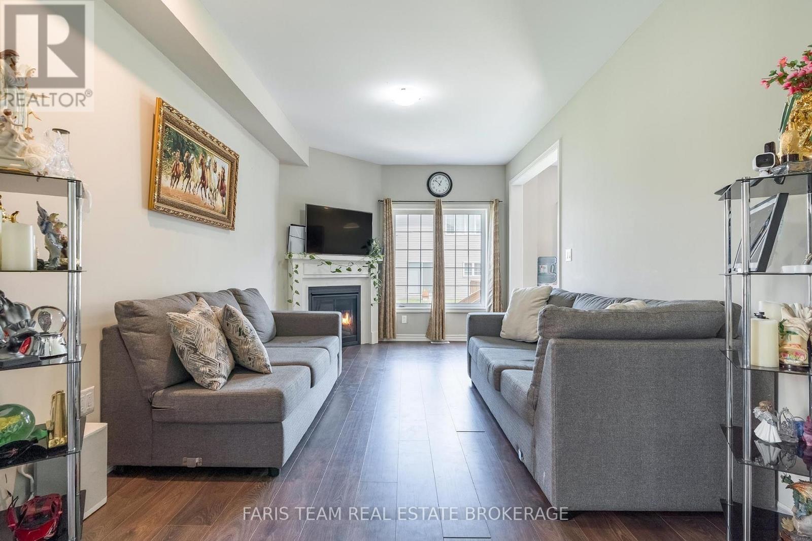 207 Cubitt Street, Clearview, Ontario  L0M 1S0 - Photo 13 - S13695654