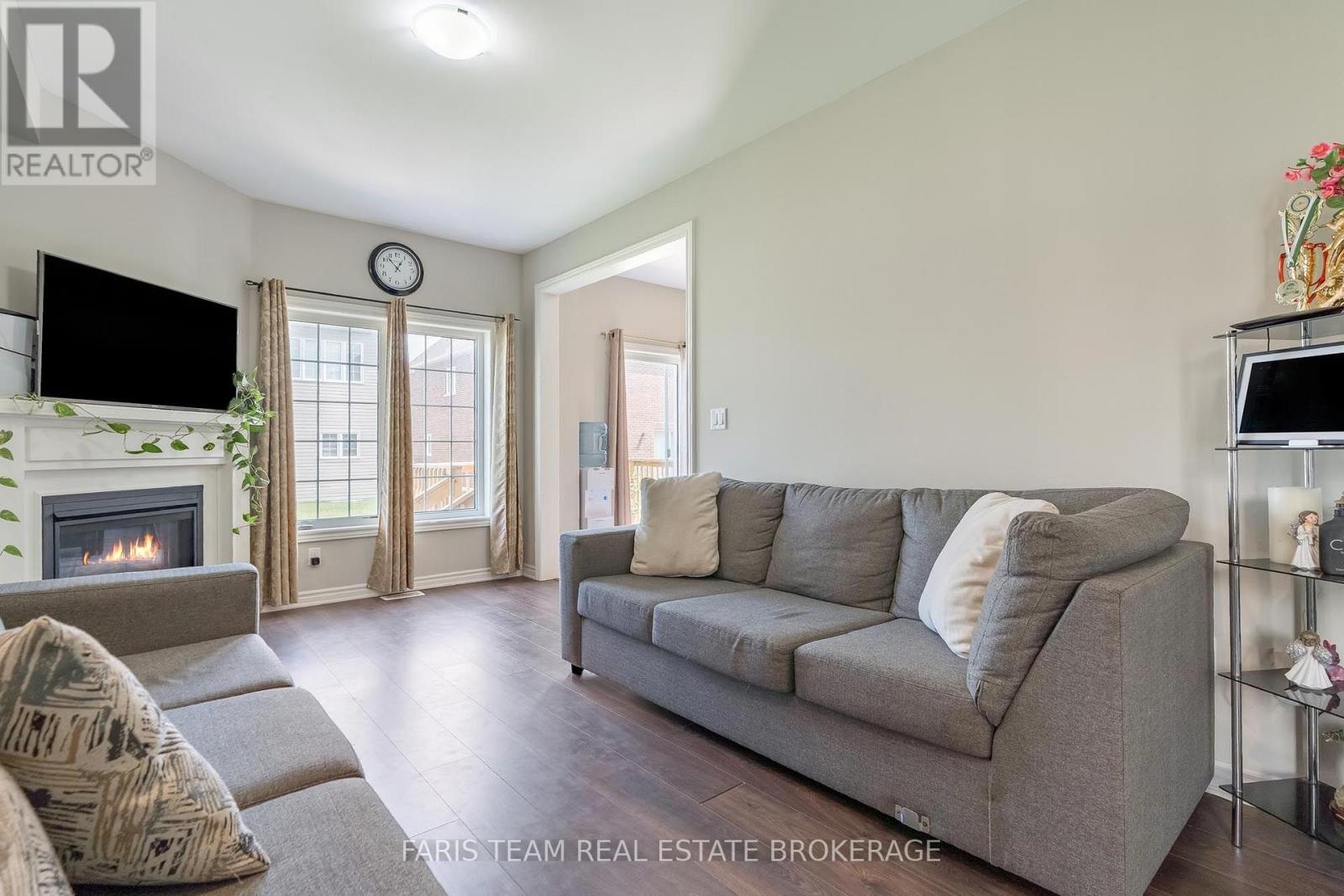 207 Cubitt Street, Clearview, Ontario  L0M 1S0 - Photo 14 - S13695654