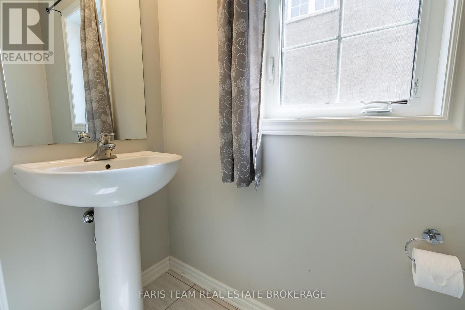 207 Cubitt Street, Clearview, Ontario  L0M 1S0 - Photo 16 - S13695654