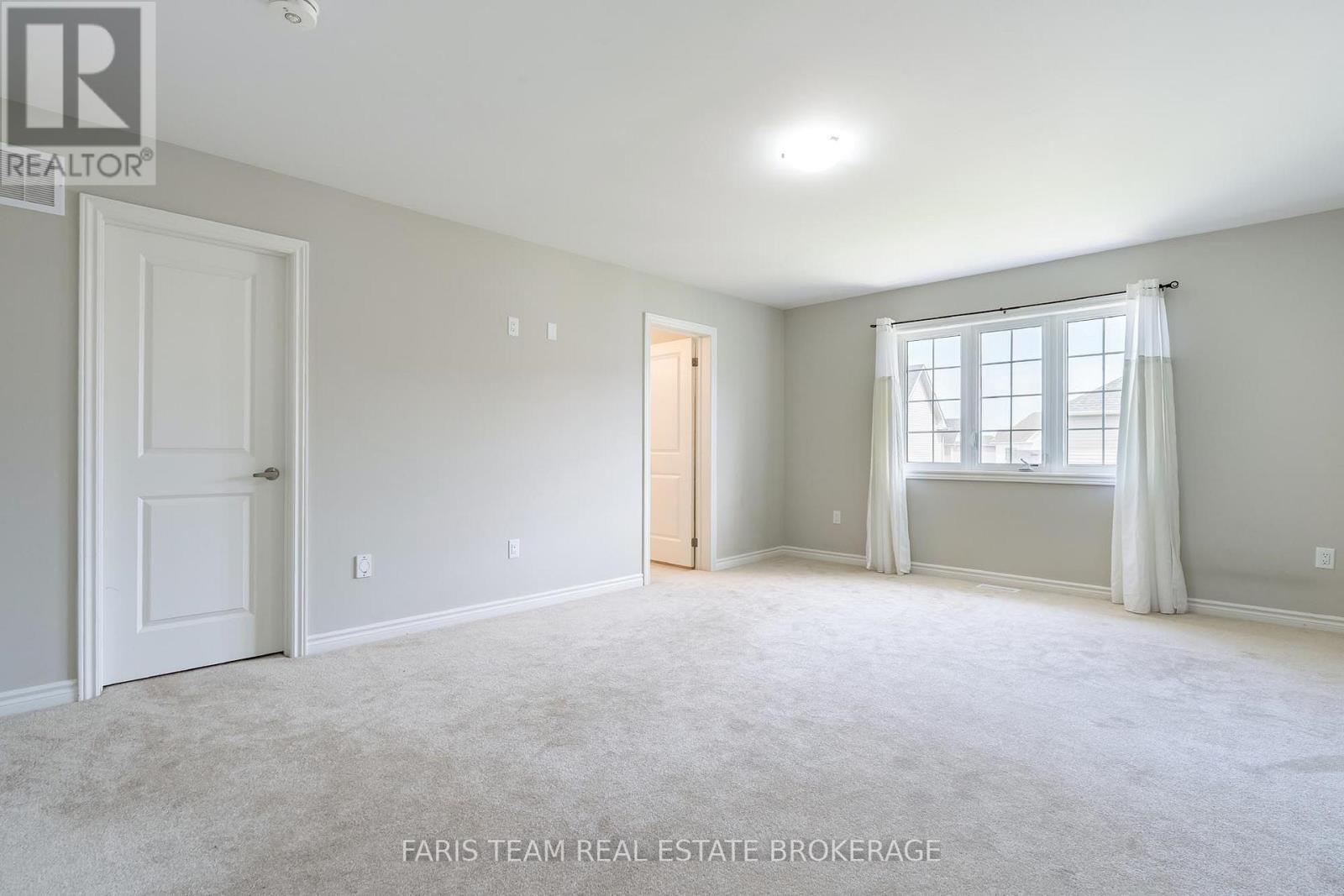 207 Cubitt Street, Clearview, Ontario  L0M 1S0 - Photo 19 - S13695654