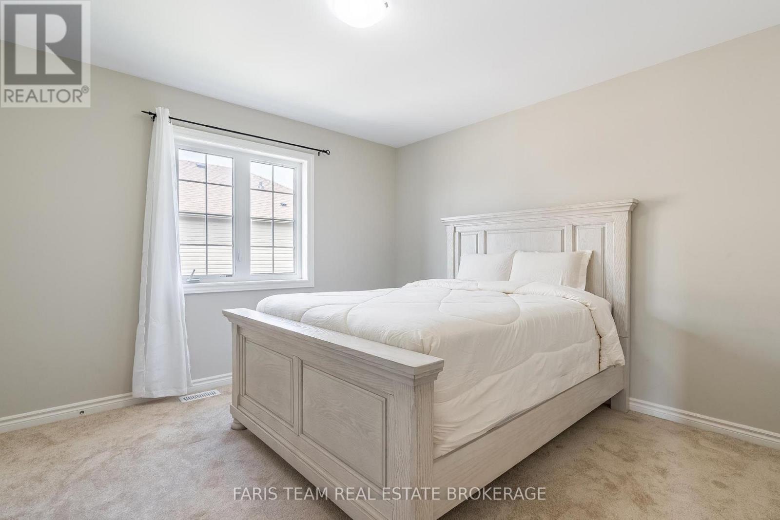 207 Cubitt Street, Clearview, Ontario  L0M 1S0 - Photo 23 - S13695654