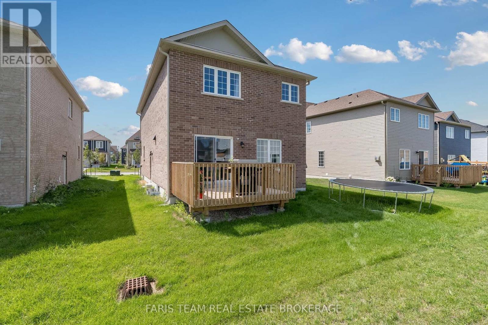 207 Cubitt Street, Clearview, Ontario  L0M 1S0 - Photo 33 - S13695654