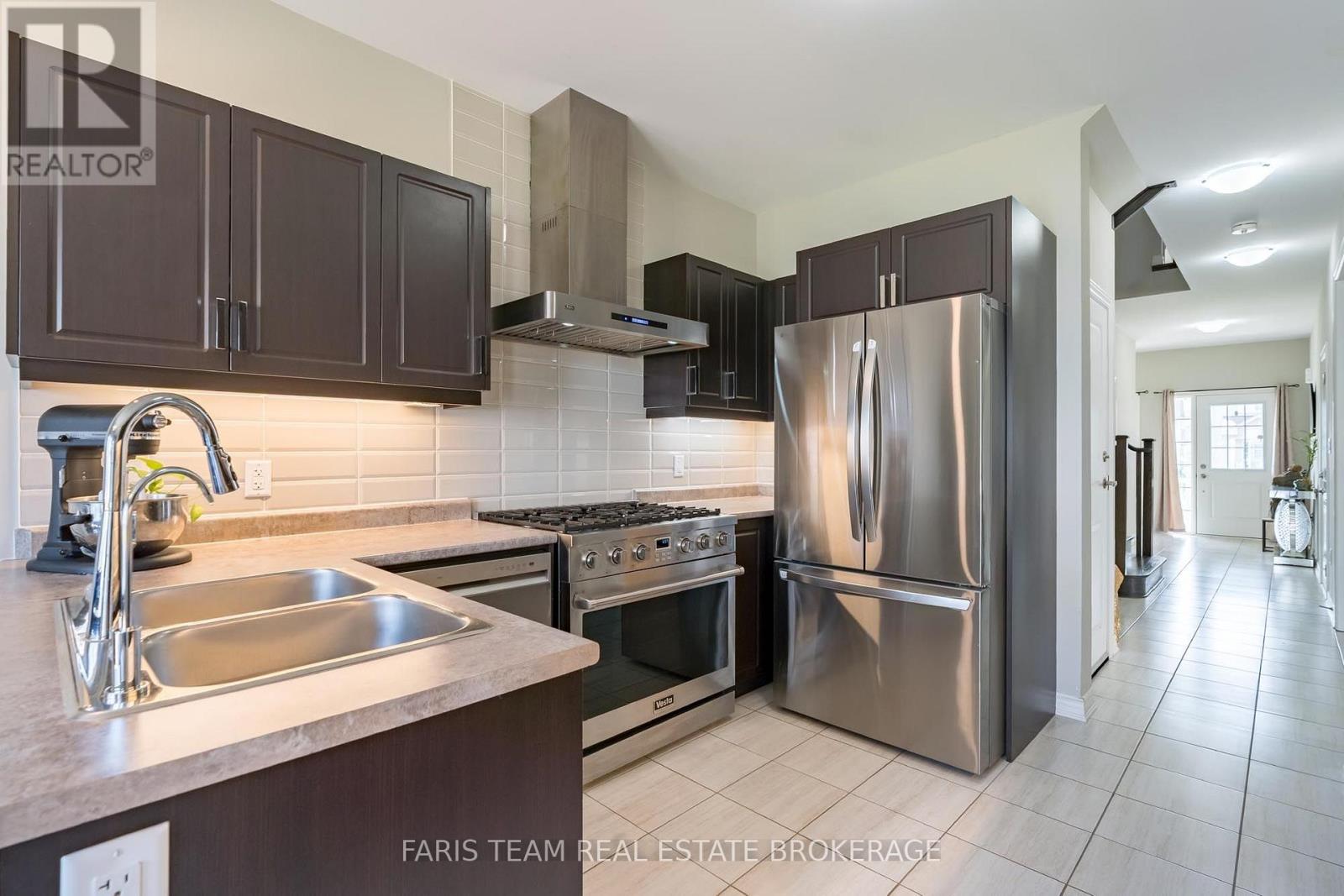 207 Cubitt Street, Clearview, Ontario  L0M 1S0 - Photo 6 - S13695654