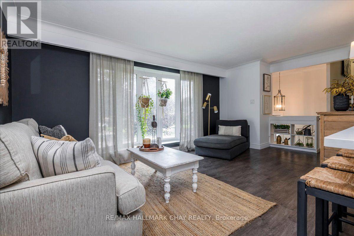 19 Highcroft Road, Barrie, Ontario  L4N 2X3 - Photo 6 - S13695660