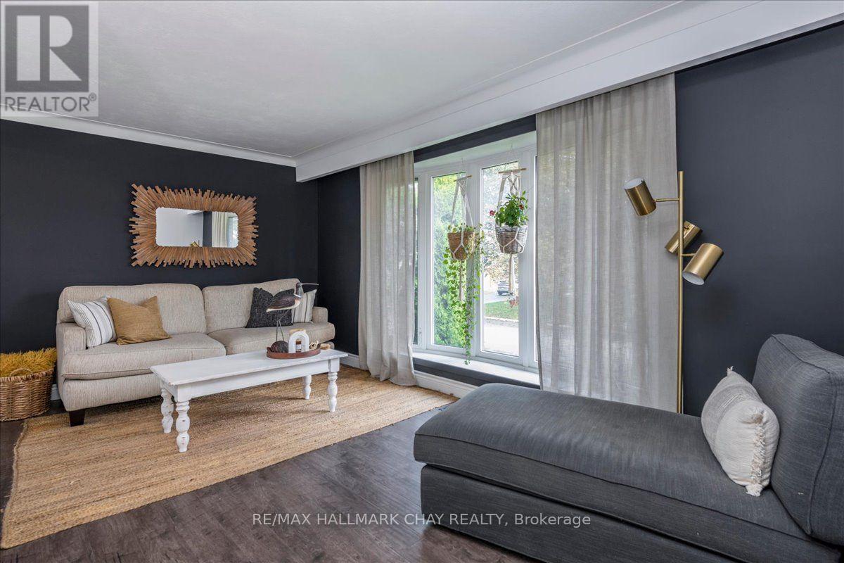 19 Highcroft Road, Barrie, Ontario  L4N 2X3 - Photo 8 - S13695660