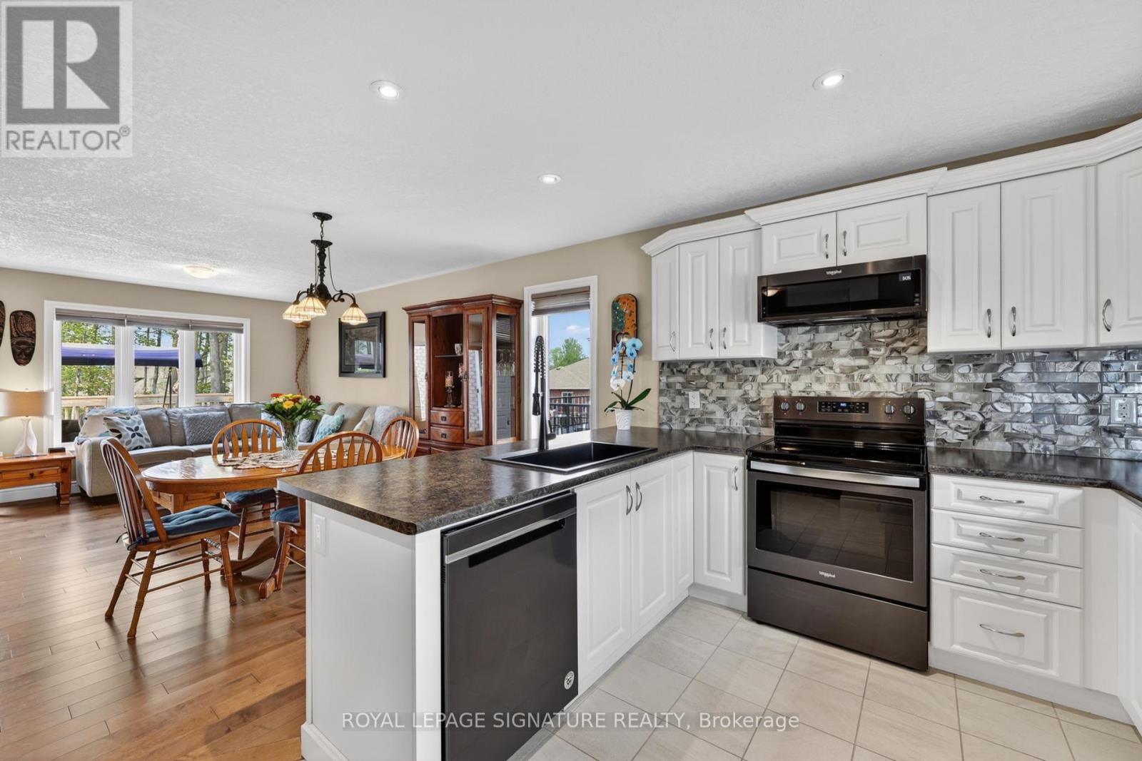 22 Hunter Avenue, Tay, Ontario  L0K 2A0 - Photo 14 - S13695722