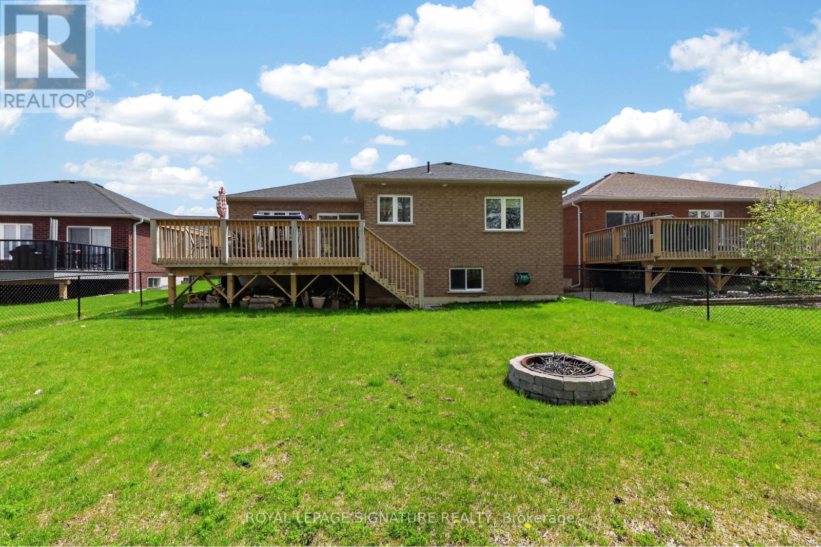22 Hunter Avenue, Tay, Ontario  L0K 2A0 - Photo 5 - S13695722