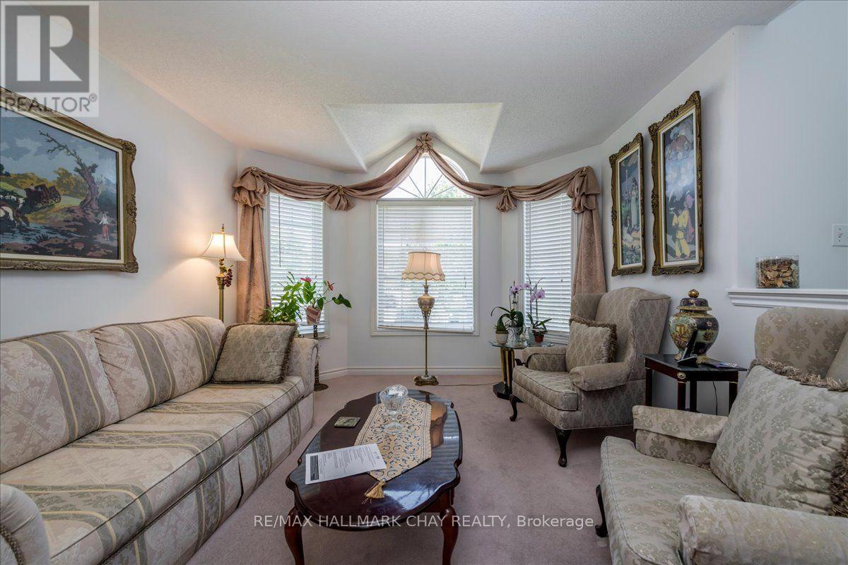 245 Pringle Drive, Barrie, Ontario  L4N 0P4 - Photo 5 - S13695804