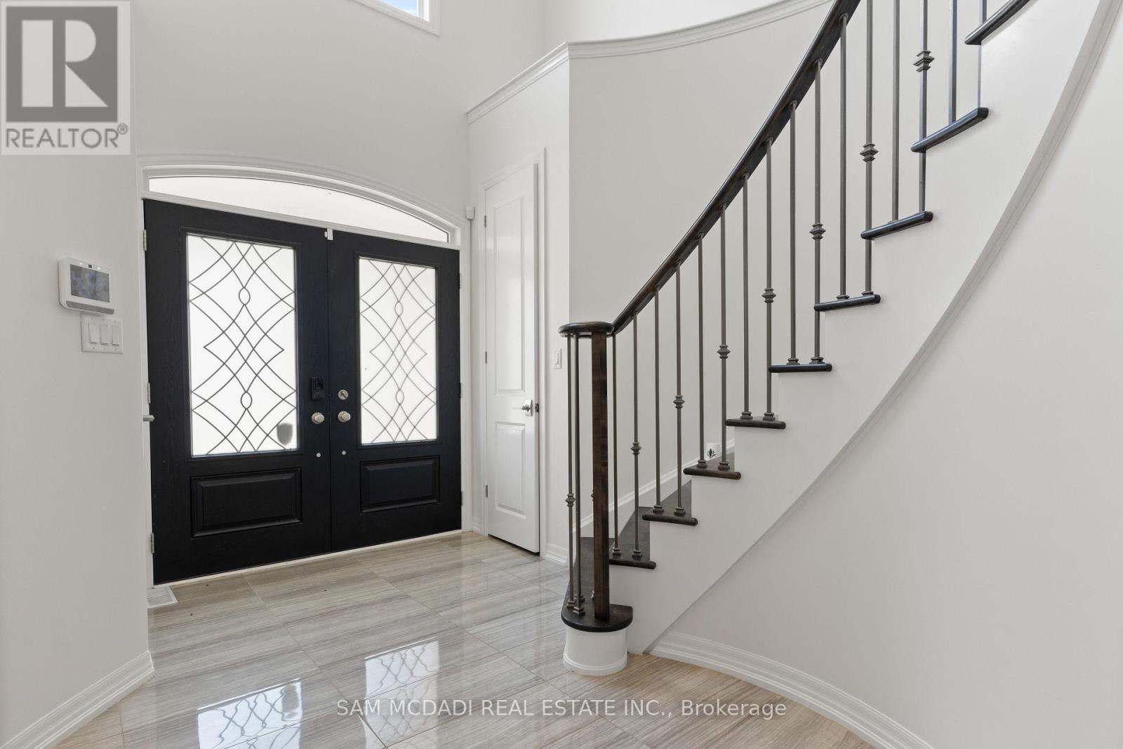 93 Wheat Boom Drive, Oakville, Ontario  L6H 0M9 - Photo 3 - W13695522