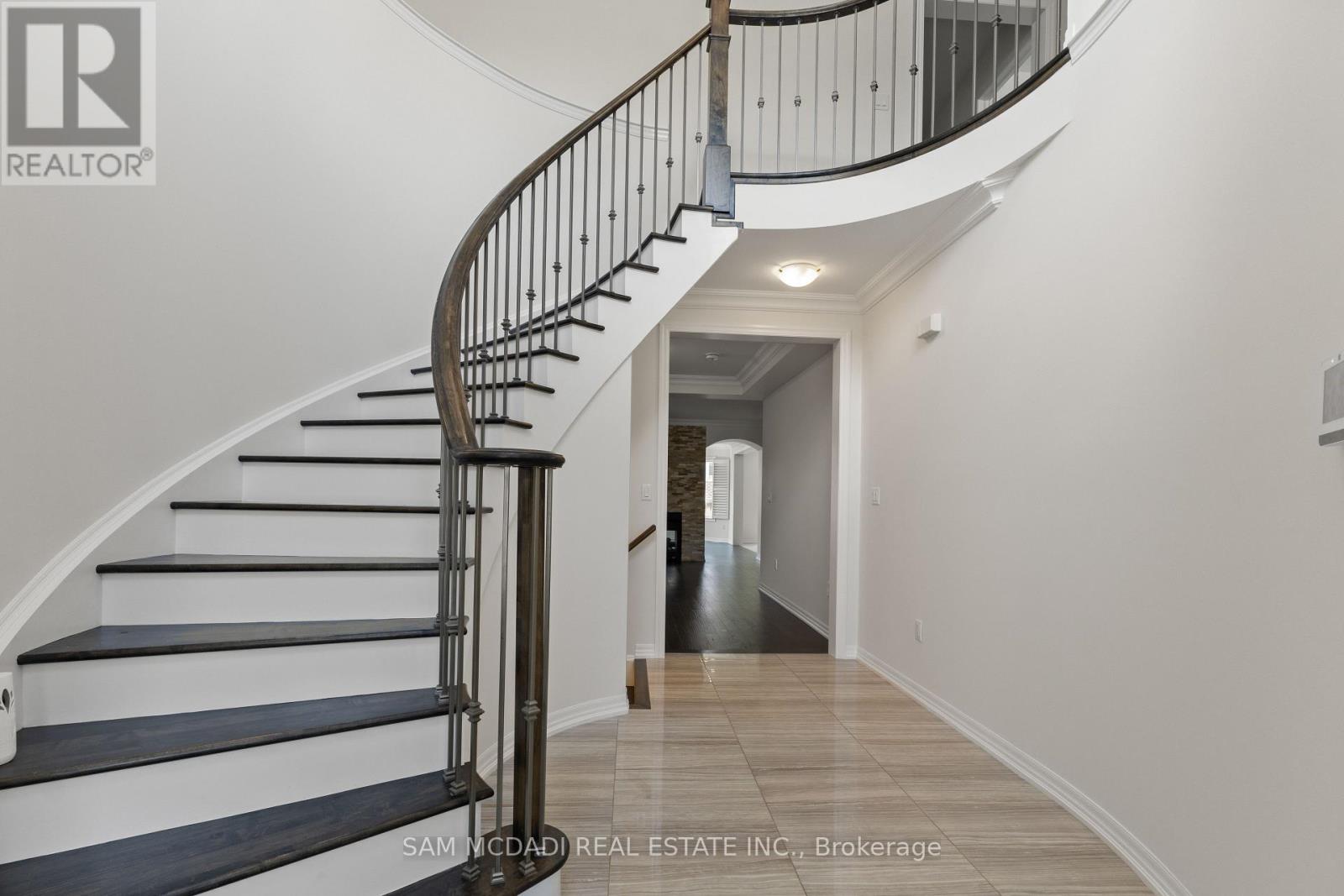 93 Wheat Boom Drive, Oakville, Ontario  L6H 0M9 - Photo 4 - W13695522
