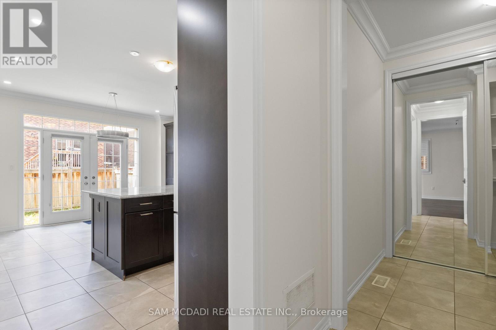 93 Wheat Boom Drive, Oakville, Ontario  L6H 0M9 - Photo 8 - W13695522