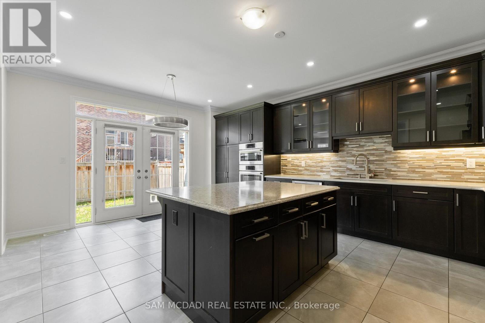 93 Wheat Boom Drive, Oakville, Ontario  L6H 0M9 - Photo 9 - W13695522