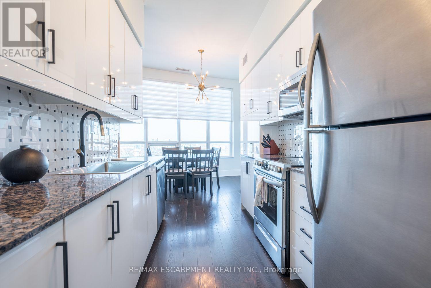 Ph5 - 330 Burnhamthorpe Road, Mississauga, Ontario  L5B 0E1 - Photo 17 - W13695544