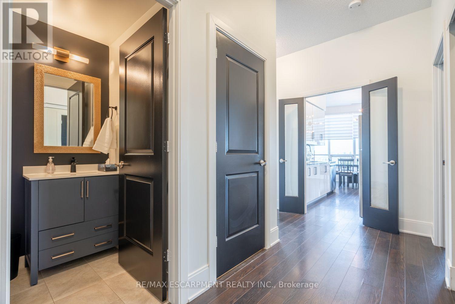Ph5 - 330 Burnhamthorpe Road, Mississauga, Ontario  L5B 0E1 - Photo 4 - W13695544