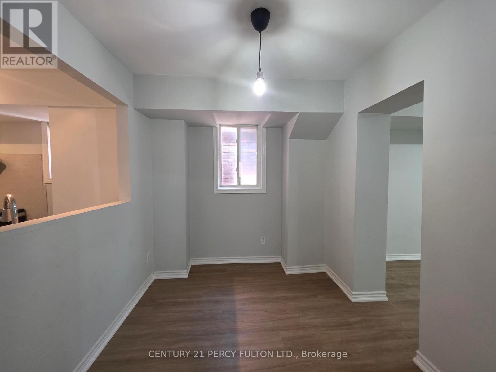 223 Fairview Avenue, Toronto, Ontario  M6P 3A6 - Photo 5 - W13695588