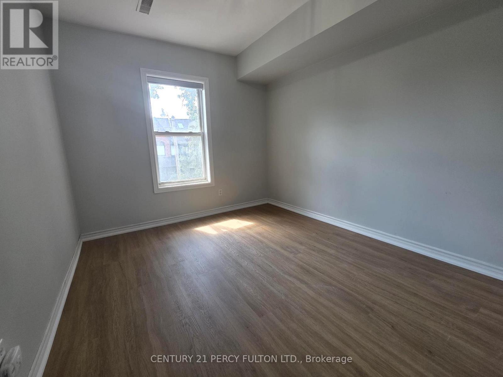 223 Fairview Avenue, Toronto, Ontario  M6P 3A6 - Photo 6 - W13695588
