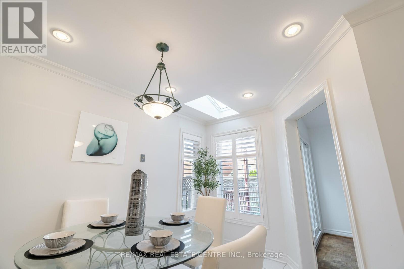 2485 Strathmore Crescent N, Mississauga, Ontario  L5M 5K9 - Photo 15 - W13695614
