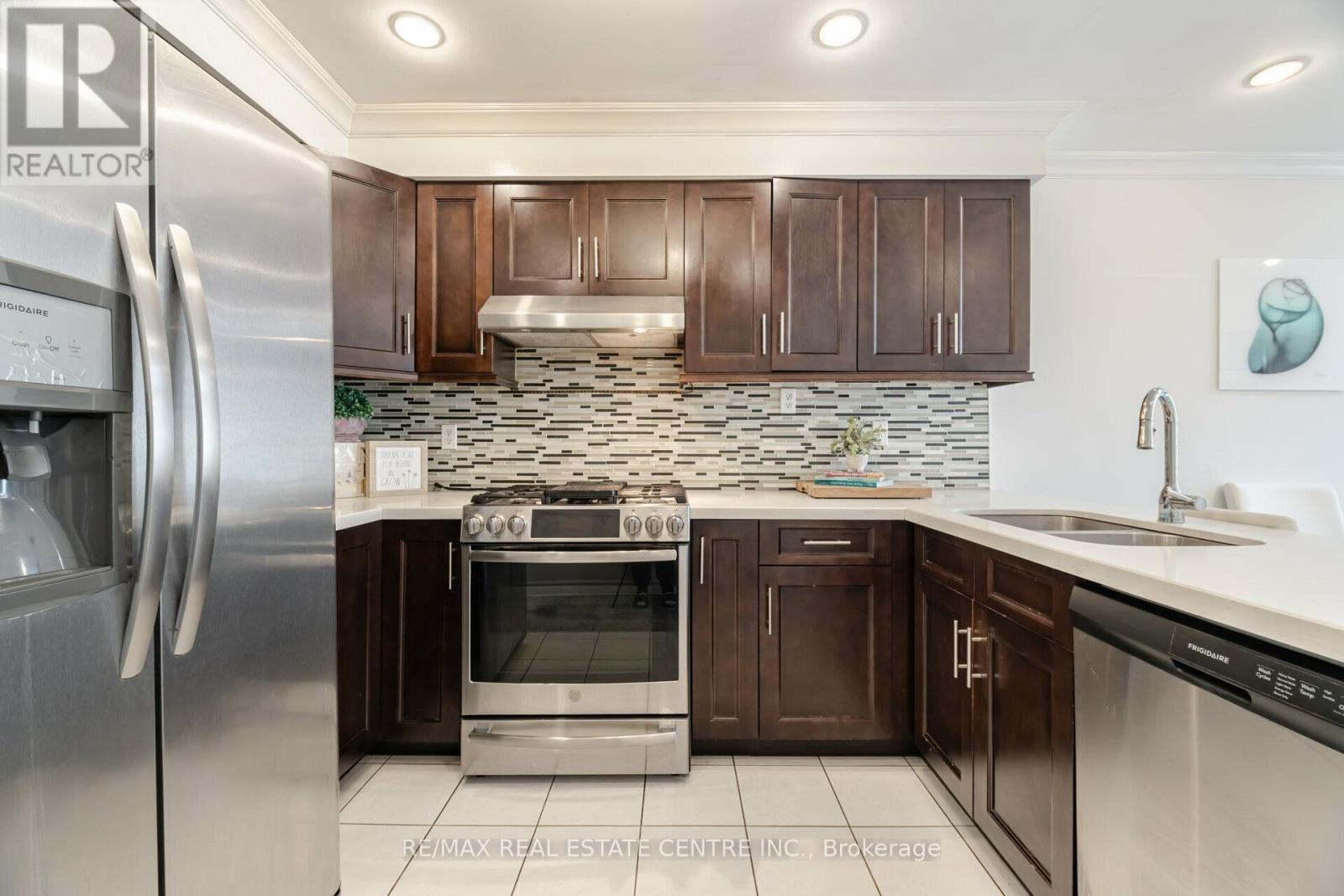 2485 Strathmore Crescent N, Mississauga, Ontario  L5M 5K9 - Photo 18 - W13695614