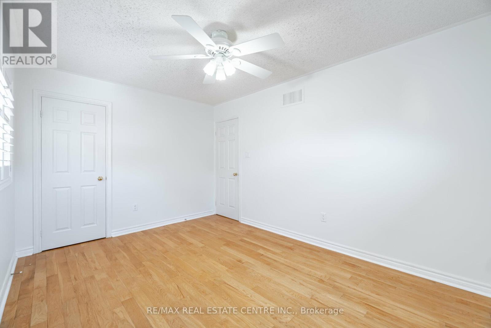 2485 Strathmore Crescent N, Mississauga, Ontario  L5M 5K9 - Photo 33 - W13695614