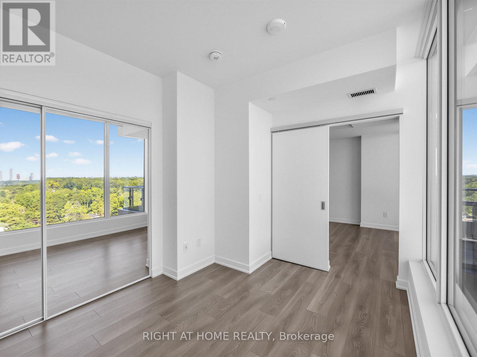 1016 - 28 Ann Street, Mississauga, Ontario  L5G 0E1 - Photo 15 - W13695656