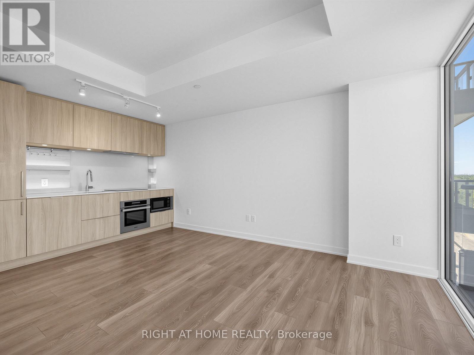 1016 - 28 Ann Street, Mississauga, Ontario  L5G 0E1 - Photo 5 - W13695656