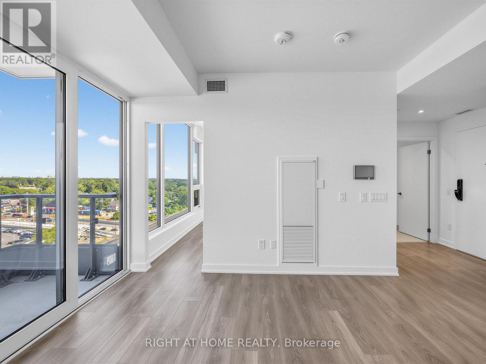1016 - 28 Ann Street, Mississauga, Ontario  L5G 0E1 - Photo 8 - W13695656