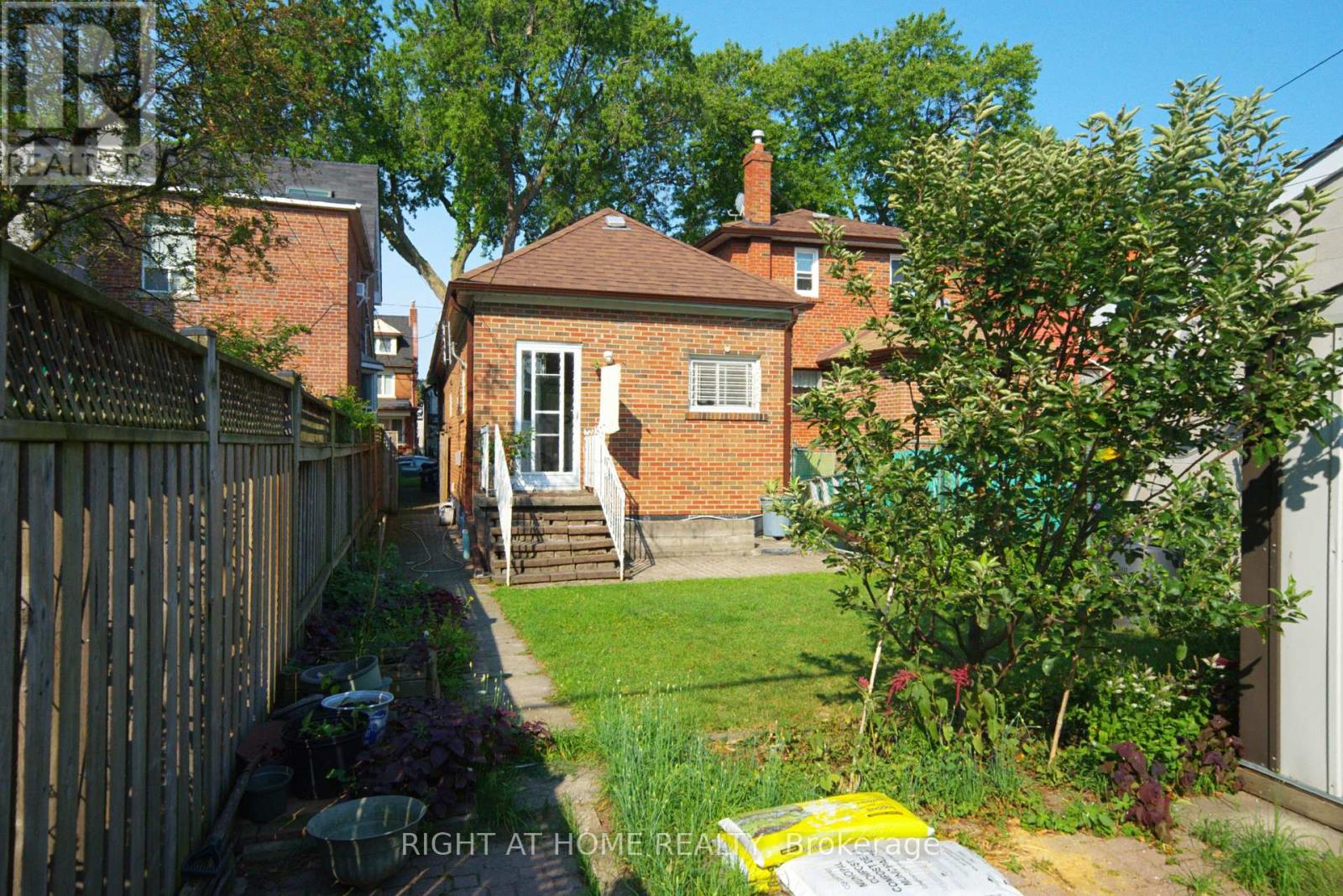 65 Salem Avenue, Toronto, Ontario  M6H 3C2 - Photo 11 - W13695666