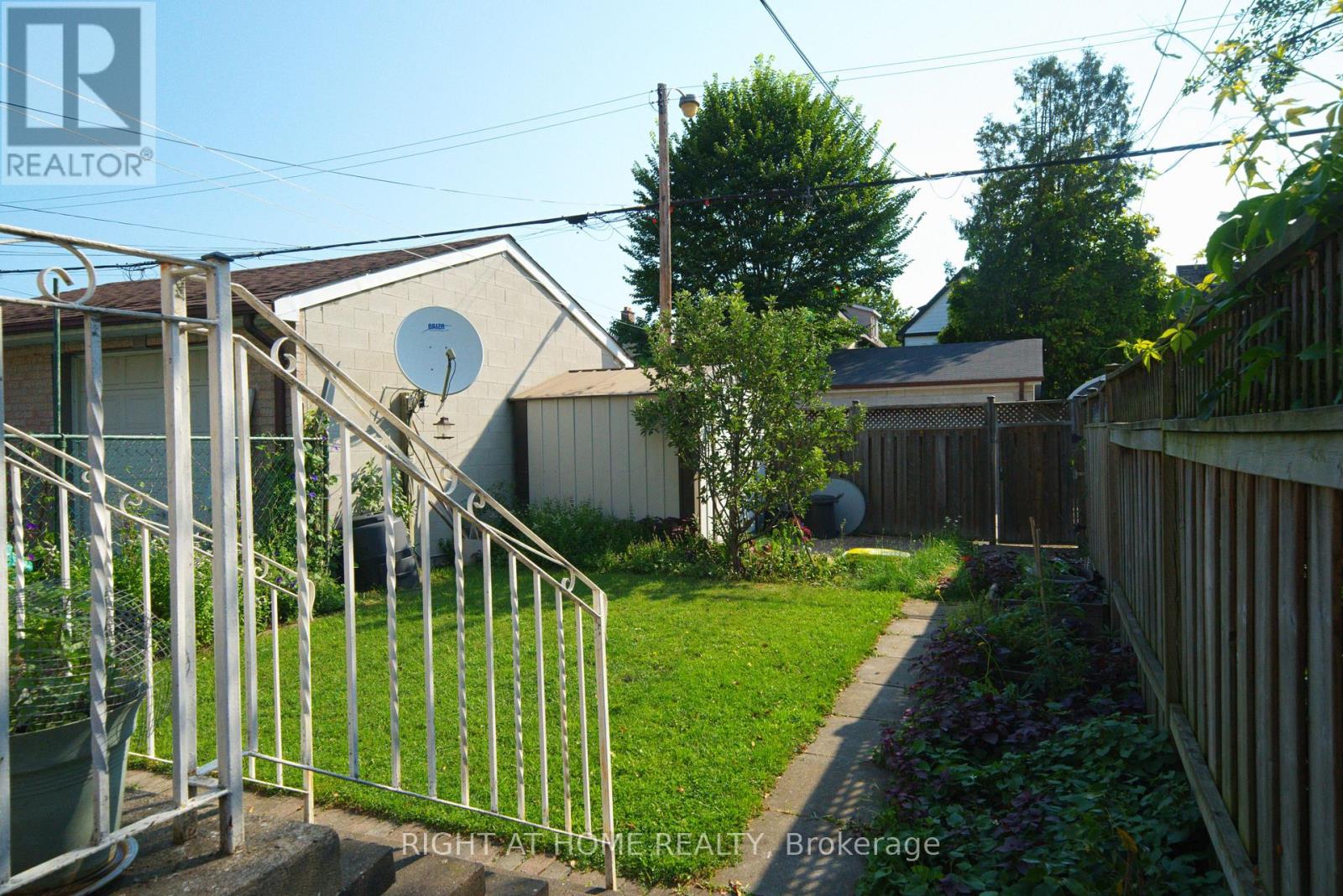 65 Salem Avenue, Toronto, Ontario  M6H 3C2 - Photo 25 - W13695666