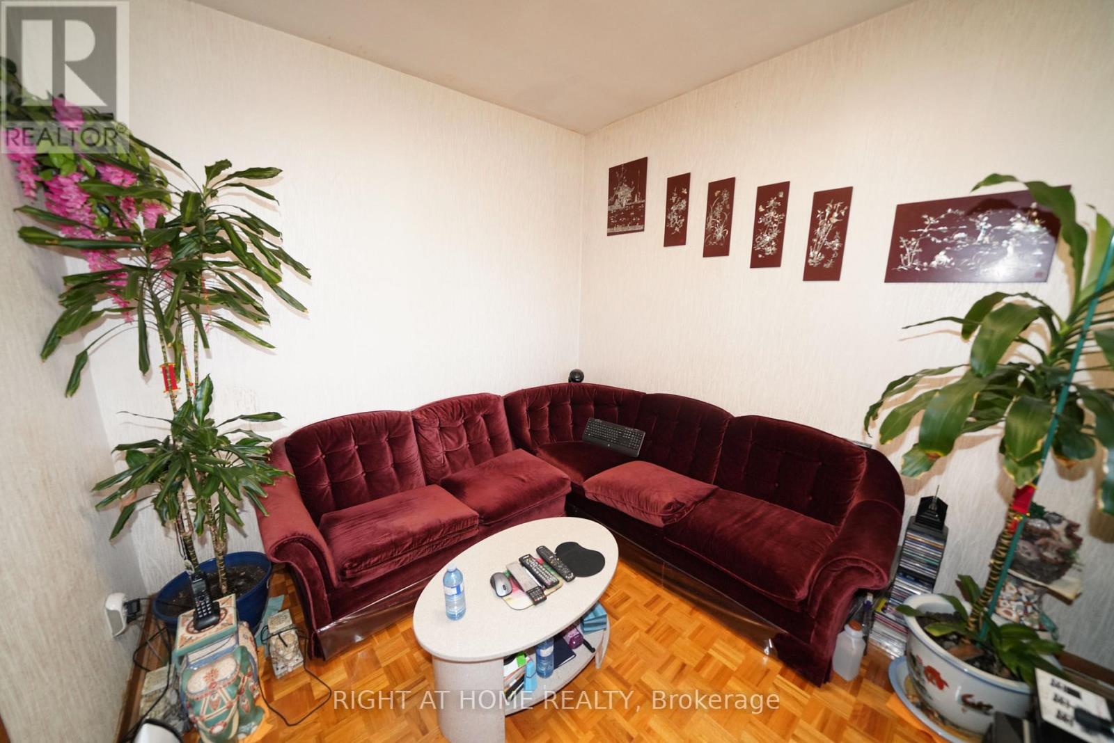 65 Salem Avenue, Toronto, Ontario  M6H 3C2 - Photo 3 - W13695666