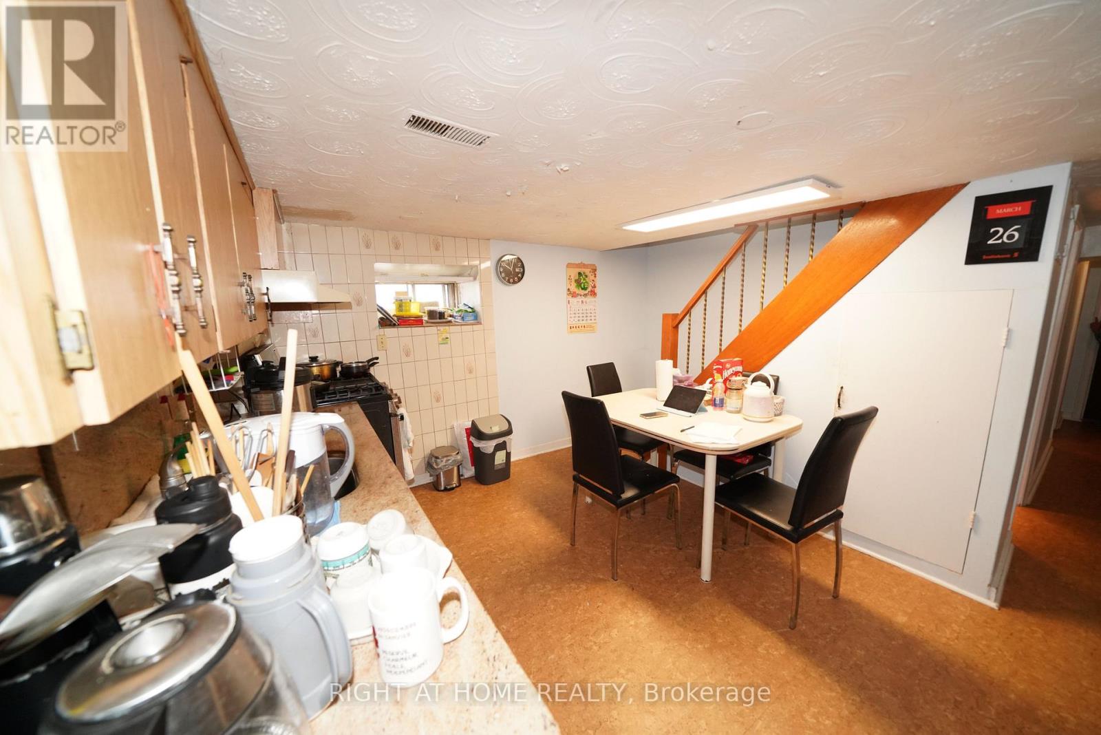 65 Salem Avenue, Toronto, Ontario  M6H 3C2 - Photo 9 - W13695666