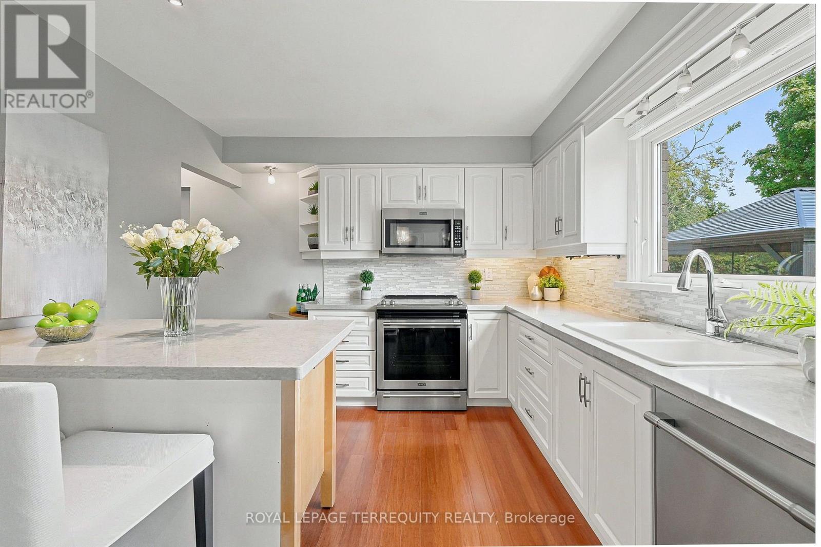 2656 Spruce Needle Drive, Mississauga, Ontario  L5L 1M9 - Photo 11 - W13695700