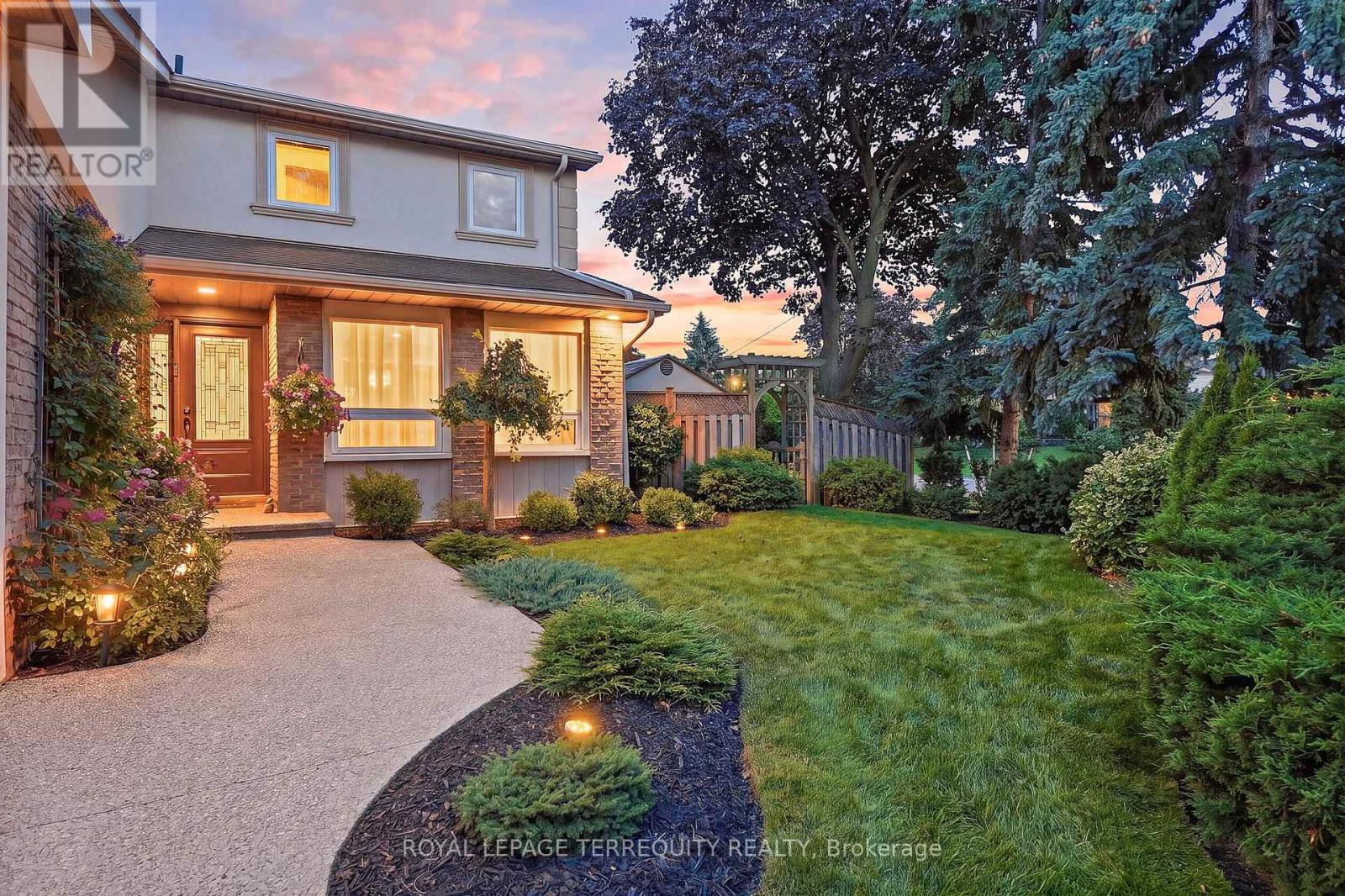 2656 Spruce Needle Drive, Mississauga, Ontario  L5L 1M9 - Photo 3 - W13695700