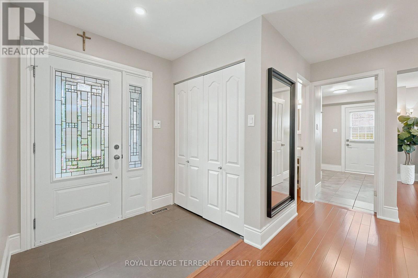 2656 Spruce Needle Drive, Mississauga, Ontario  L5L 1M9 - Photo 4 - W13695700