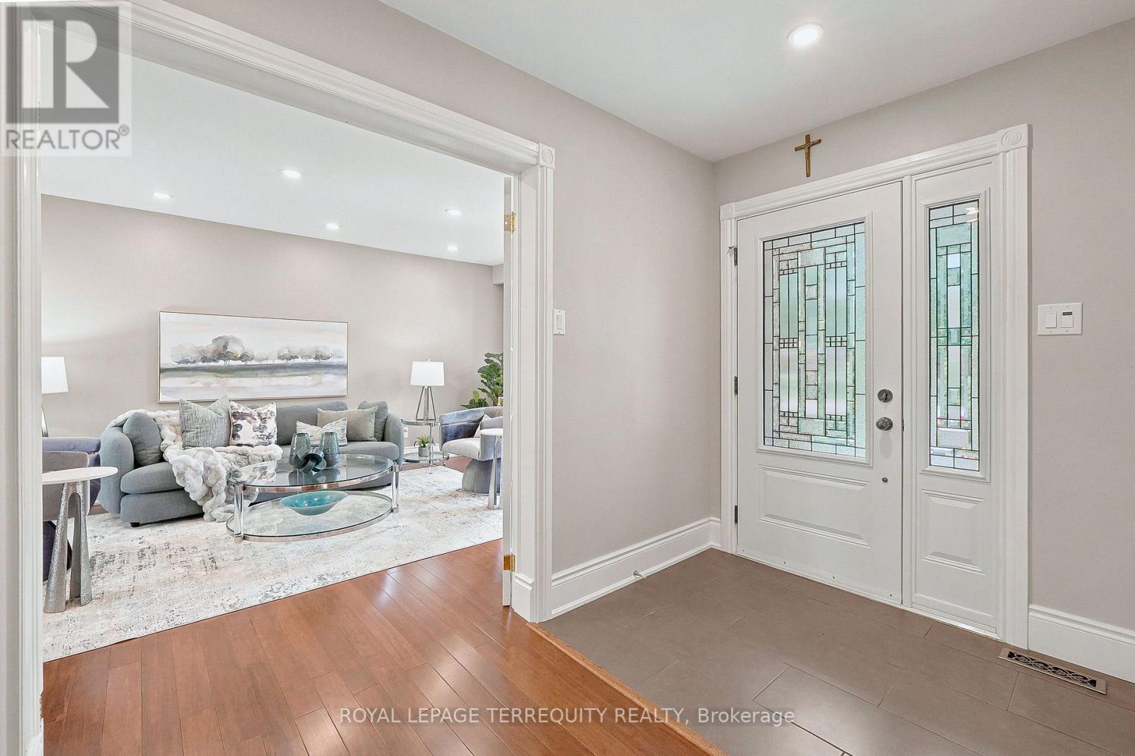 2656 Spruce Needle Drive, Mississauga, Ontario  L5L 1M9 - Photo 5 - W13695700