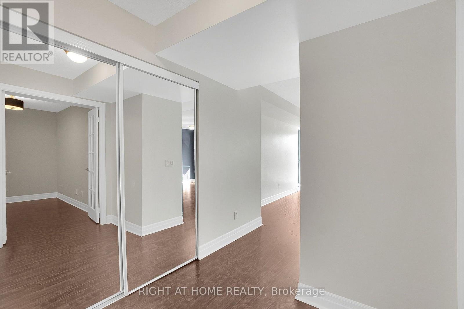 308 - 20 Gothic Avenue, Toronto, Ontario  M6P 1T5 - Photo 10 - W13695704