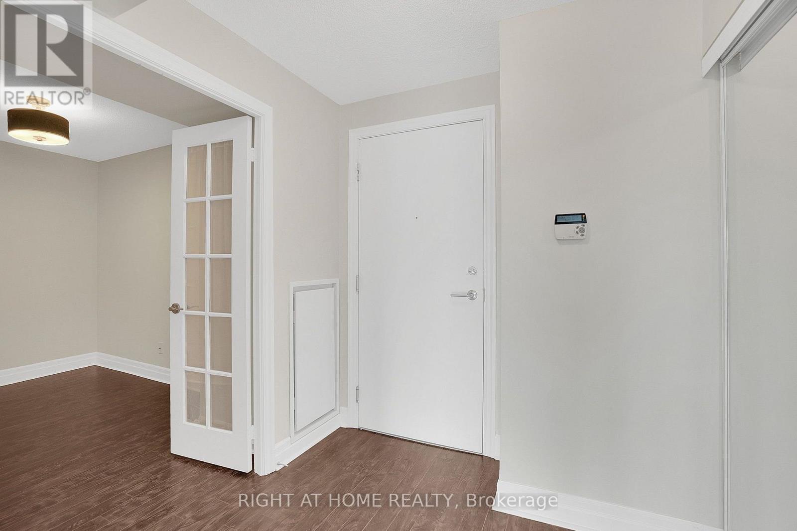 308 - 20 Gothic Avenue, Toronto, Ontario  M6P 1T5 - Photo 11 - W13695704