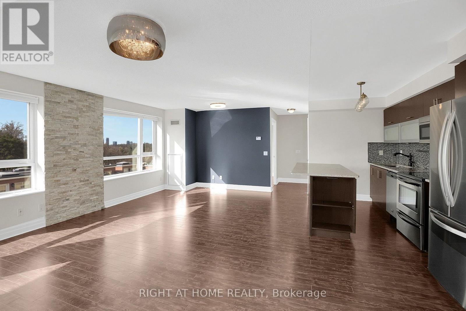 308 - 20 Gothic Avenue, Toronto, Ontario  M6P 1T5 - Photo 3 - W13695704
