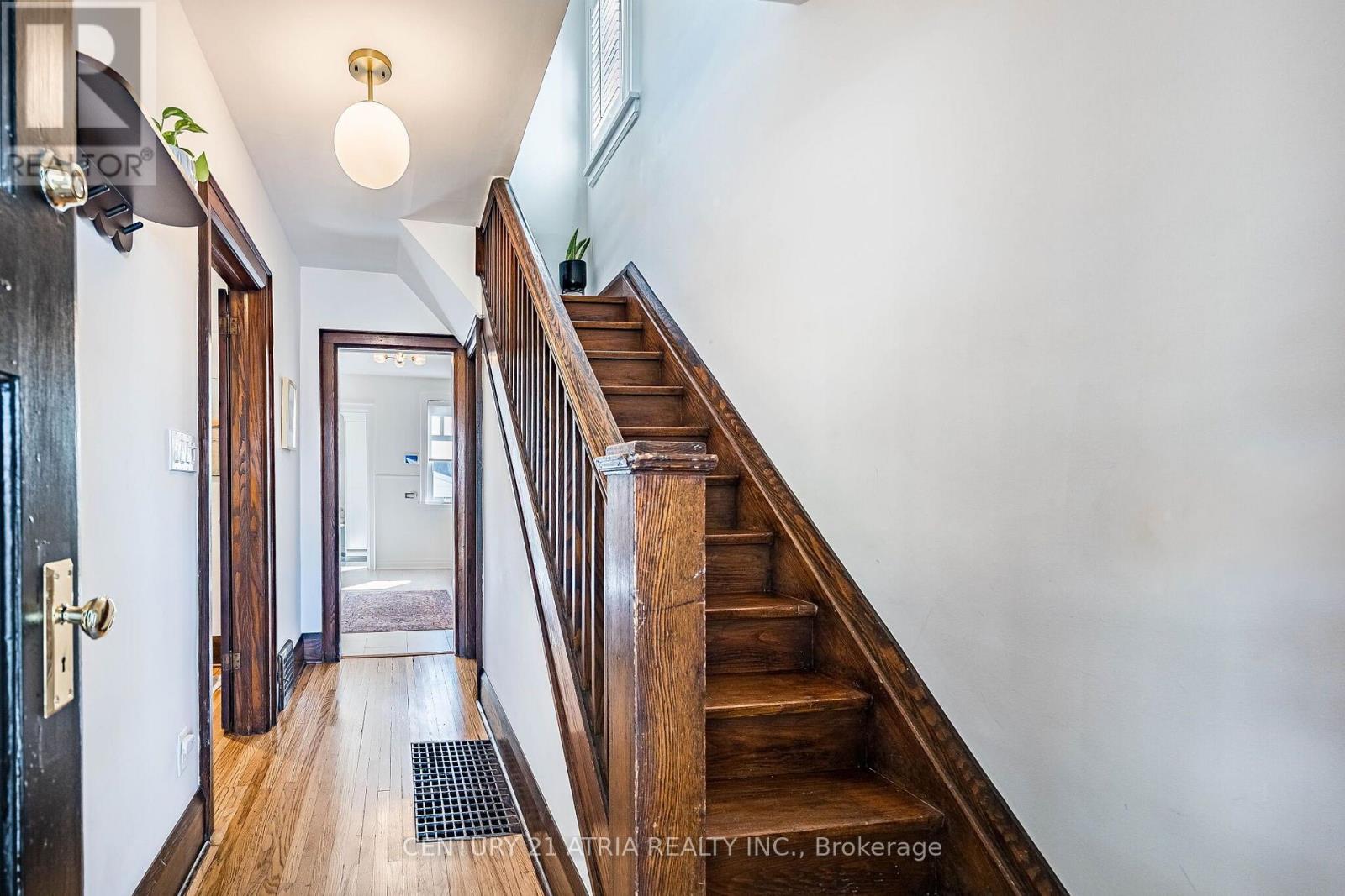 59 Fifth Street, Toronto, Ontario  M8V 2Z1 - Photo 4 - W13695712