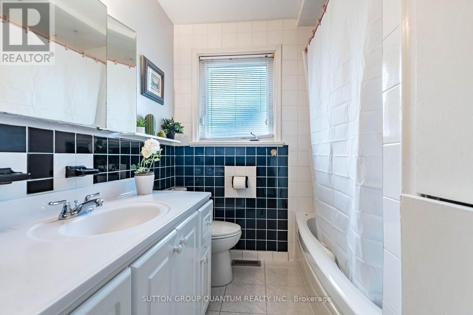1293 Daimler Road, Mississauga, Ontario  L5J 3T3 - Photo 19 - W13695742