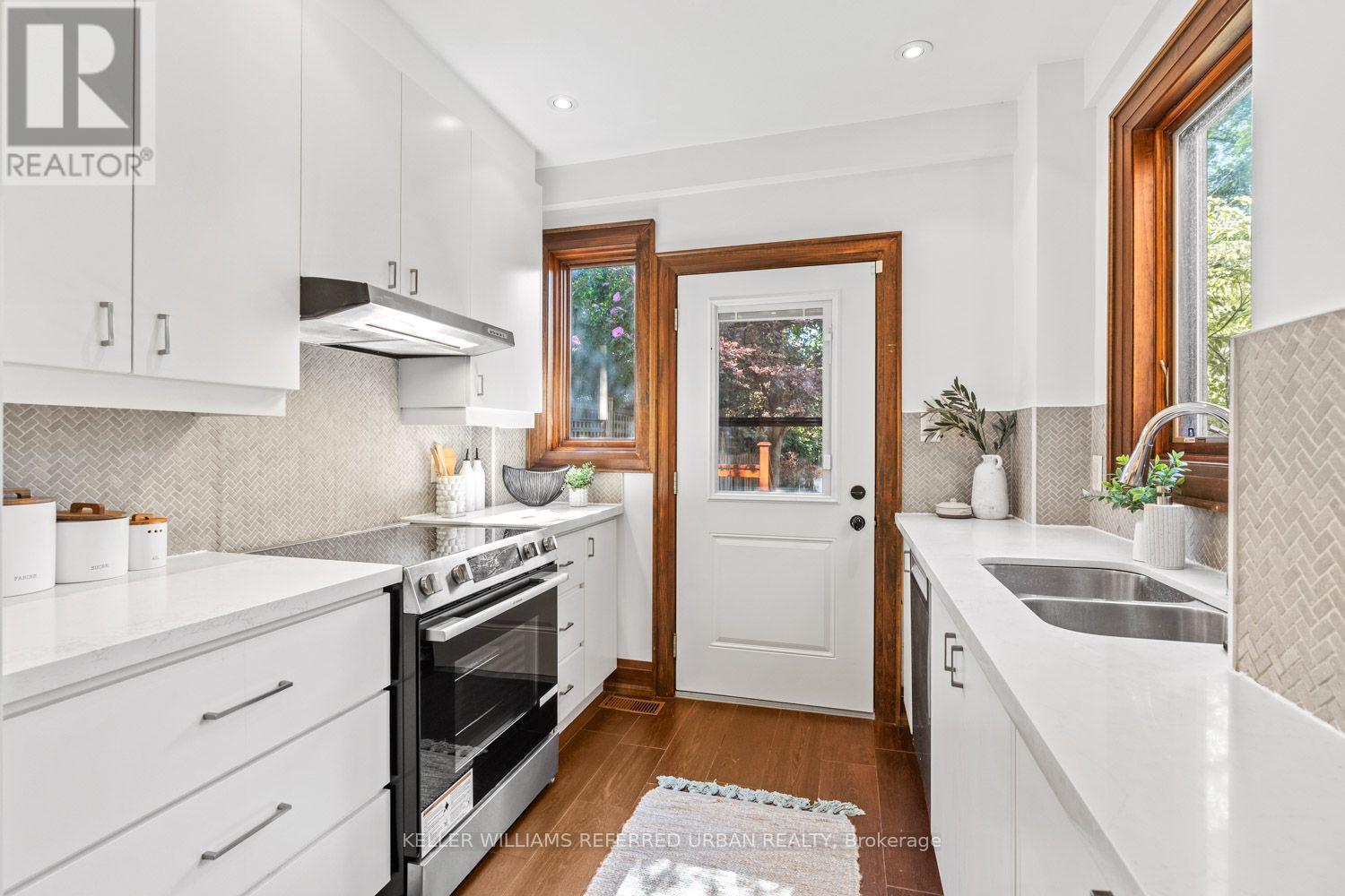 474 Armadale Avenue, Toronto, Ontario  M6S 3X9 - Photo 17 - W13695754