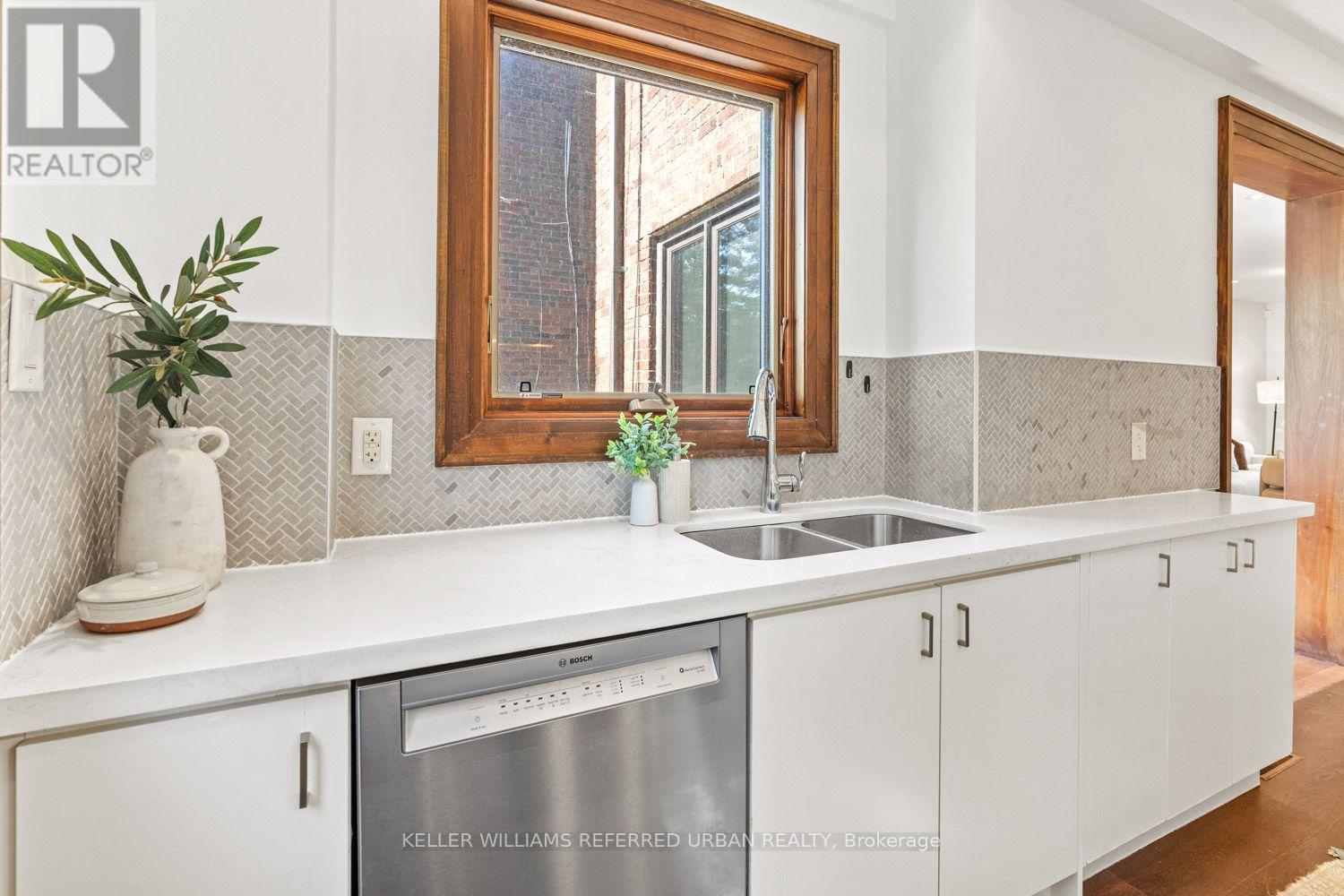 474 Armadale Avenue, Toronto, Ontario  M6S 3X9 - Photo 19 - W13695754