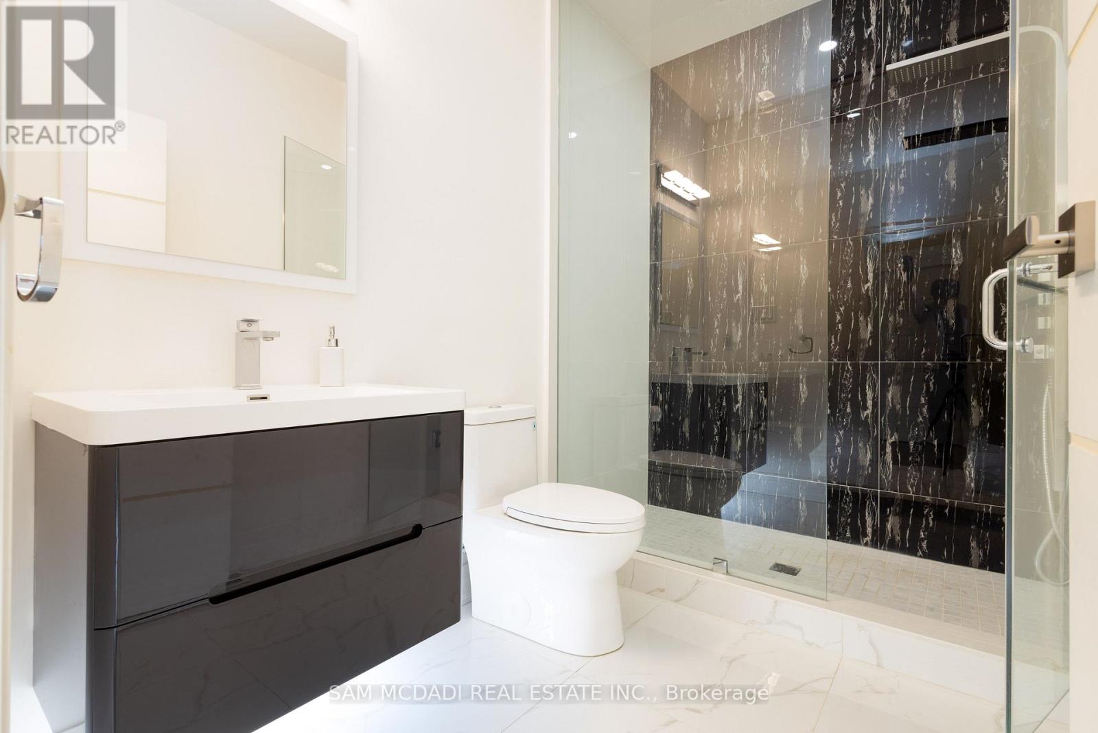 35a Broadview Avenue, Mississauga, Ontario  L5H 2S8 - Photo 24 - W13695844